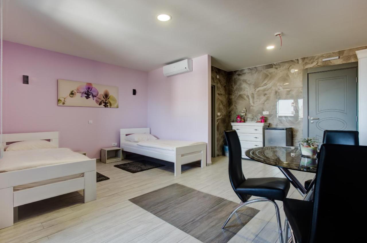 Apartments Singidunum 4 Lux Belgrado Buitenkant foto
