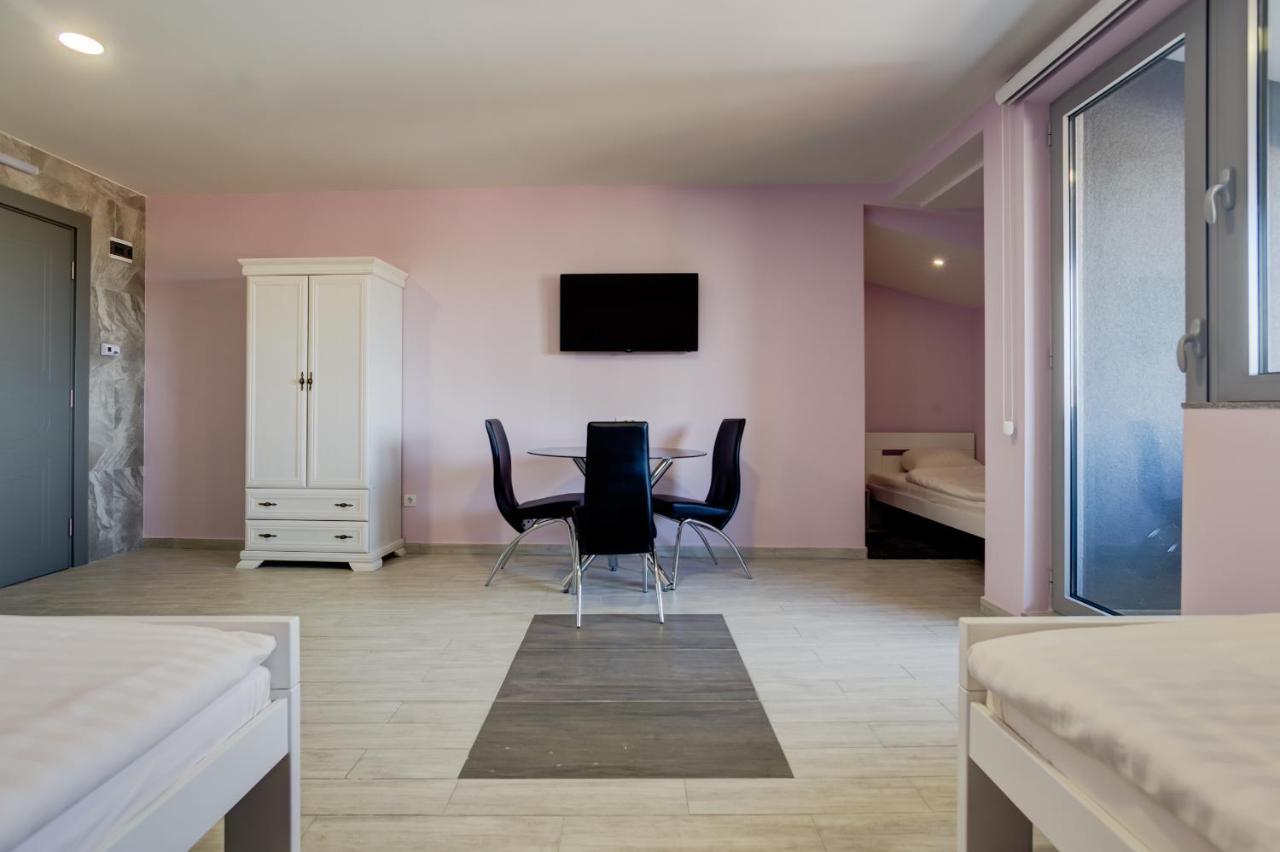 Apartments Singidunum 4 Lux Belgrado Buitenkant foto